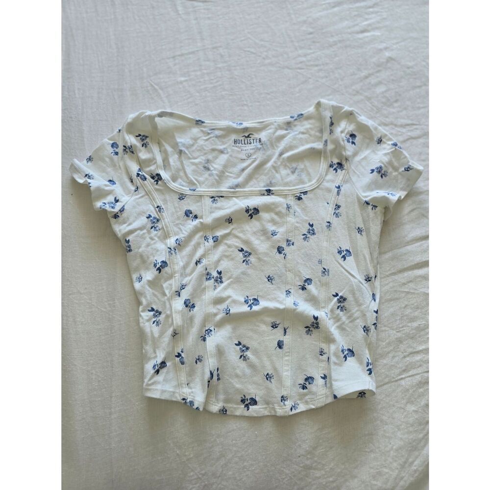 Hollister White Scoop Neck Crop Top with Blue Floral Print